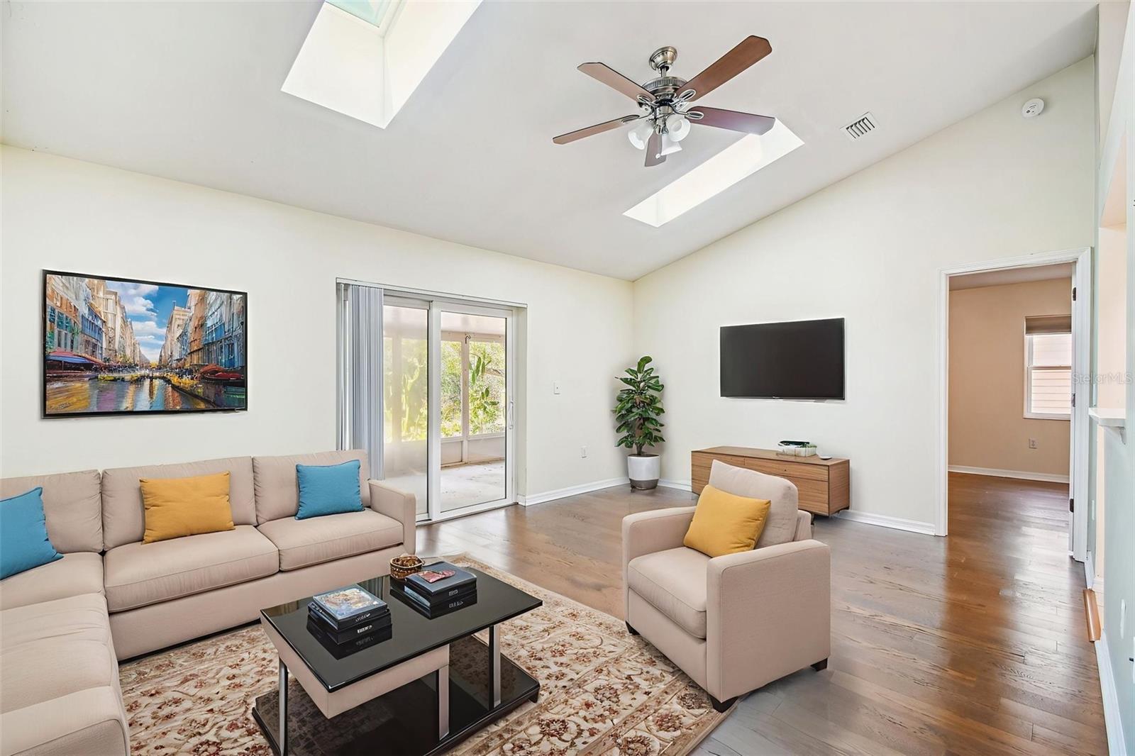 7021 OREGON CHICKADEE RD, WEEKI WACHEE, FL, 34613