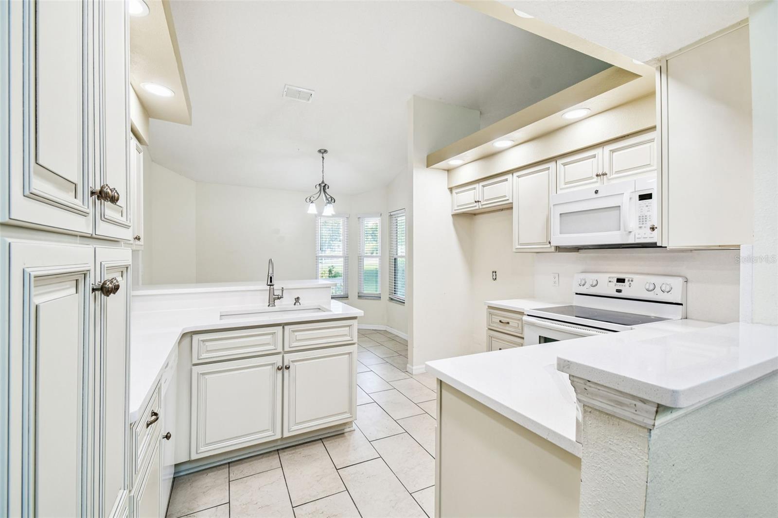 7021 OREGON CHICKADEE RD, WEEKI WACHEE, FL, 34613