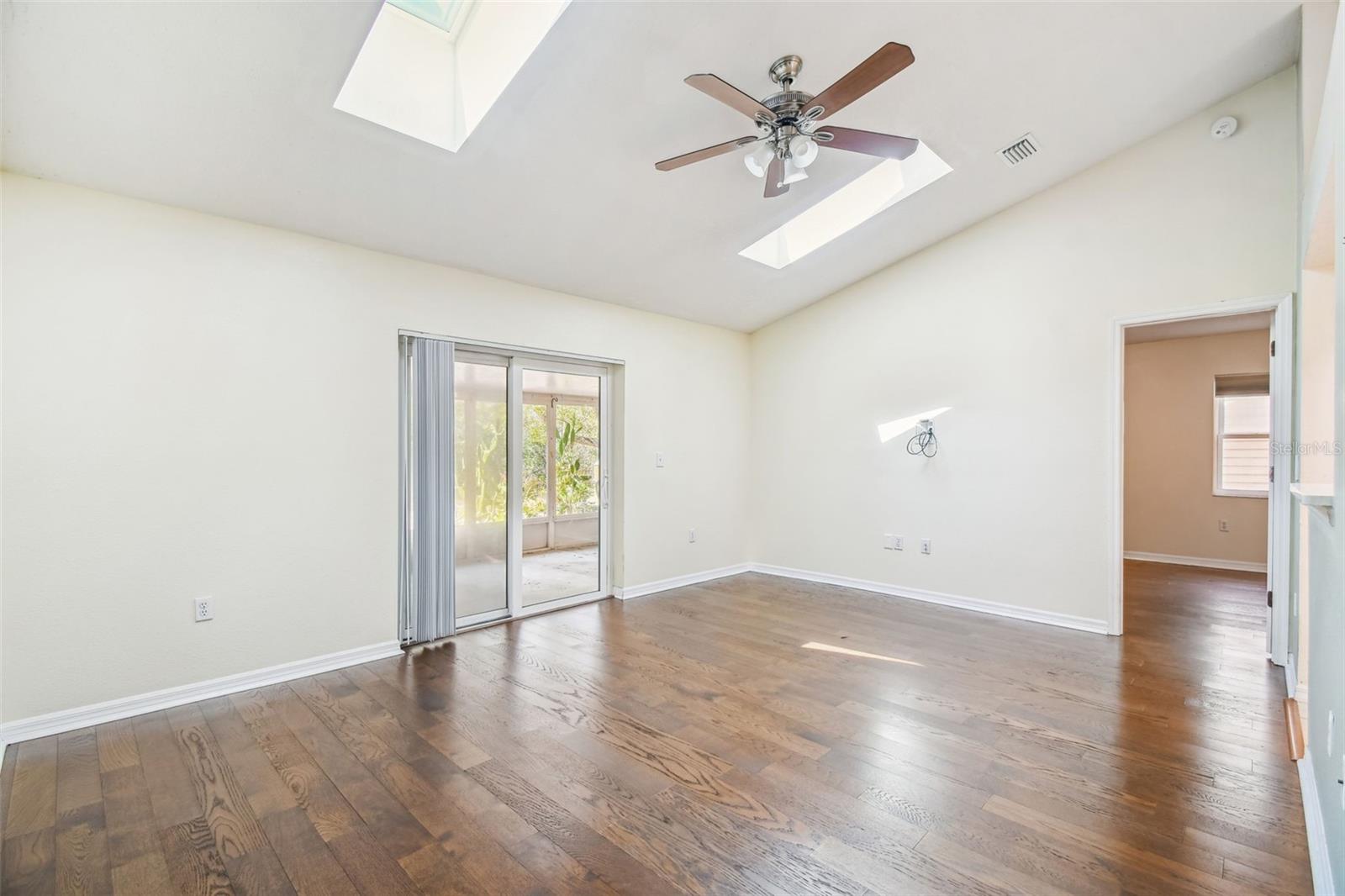 7021 OREGON CHICKADEE RD, WEEKI WACHEE, FL, 34613