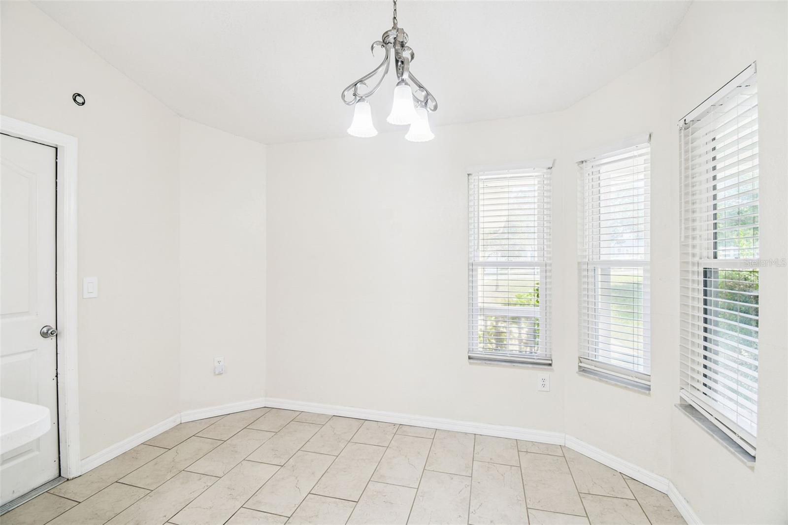 7021 OREGON CHICKADEE RD, WEEKI WACHEE, FL, 34613