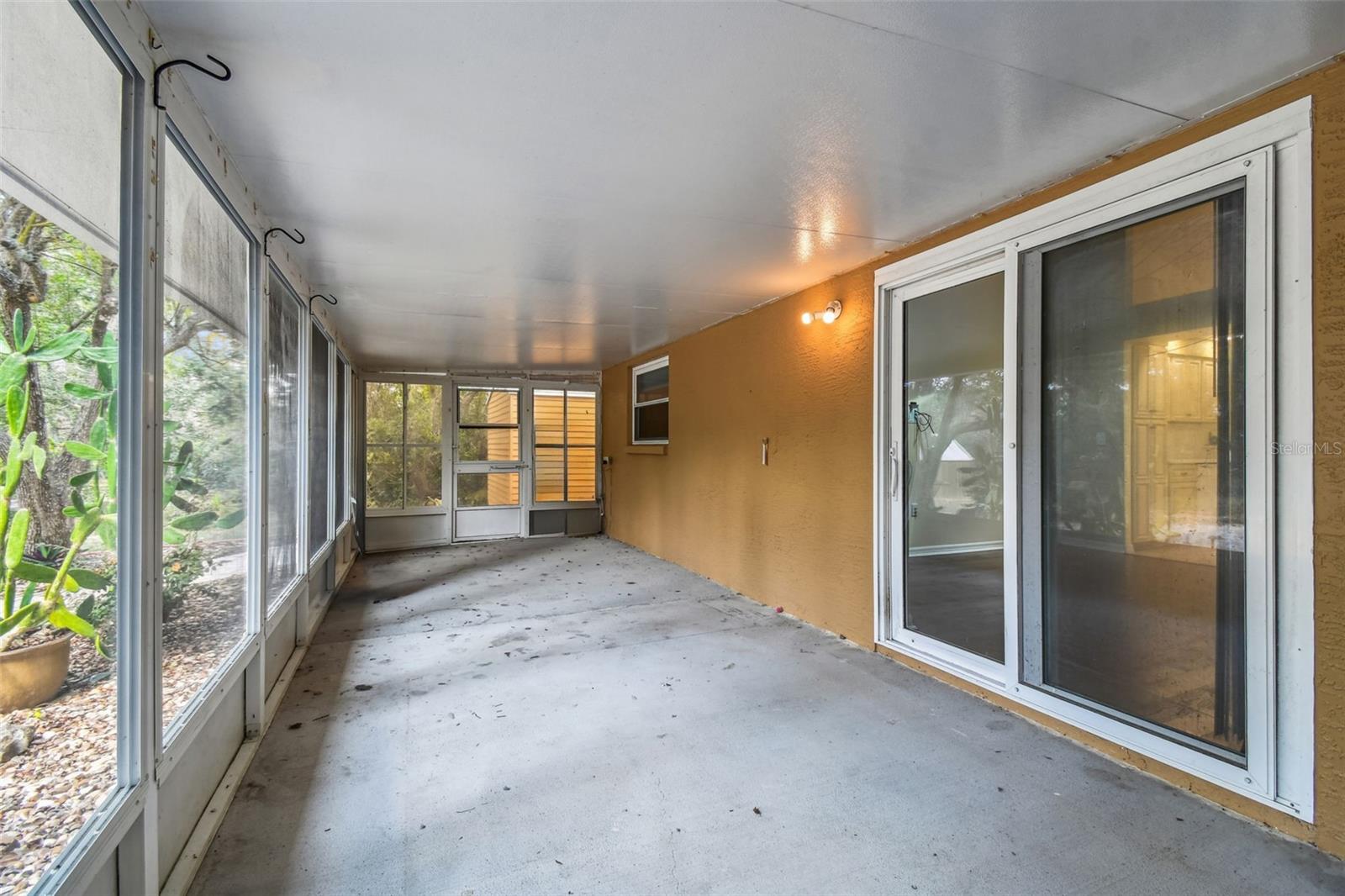 7021 OREGON CHICKADEE RD, WEEKI WACHEE, FL, 34613