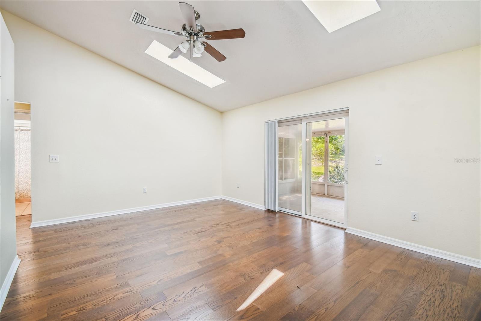 7021 OREGON CHICKADEE RD, WEEKI WACHEE, FL, 34613