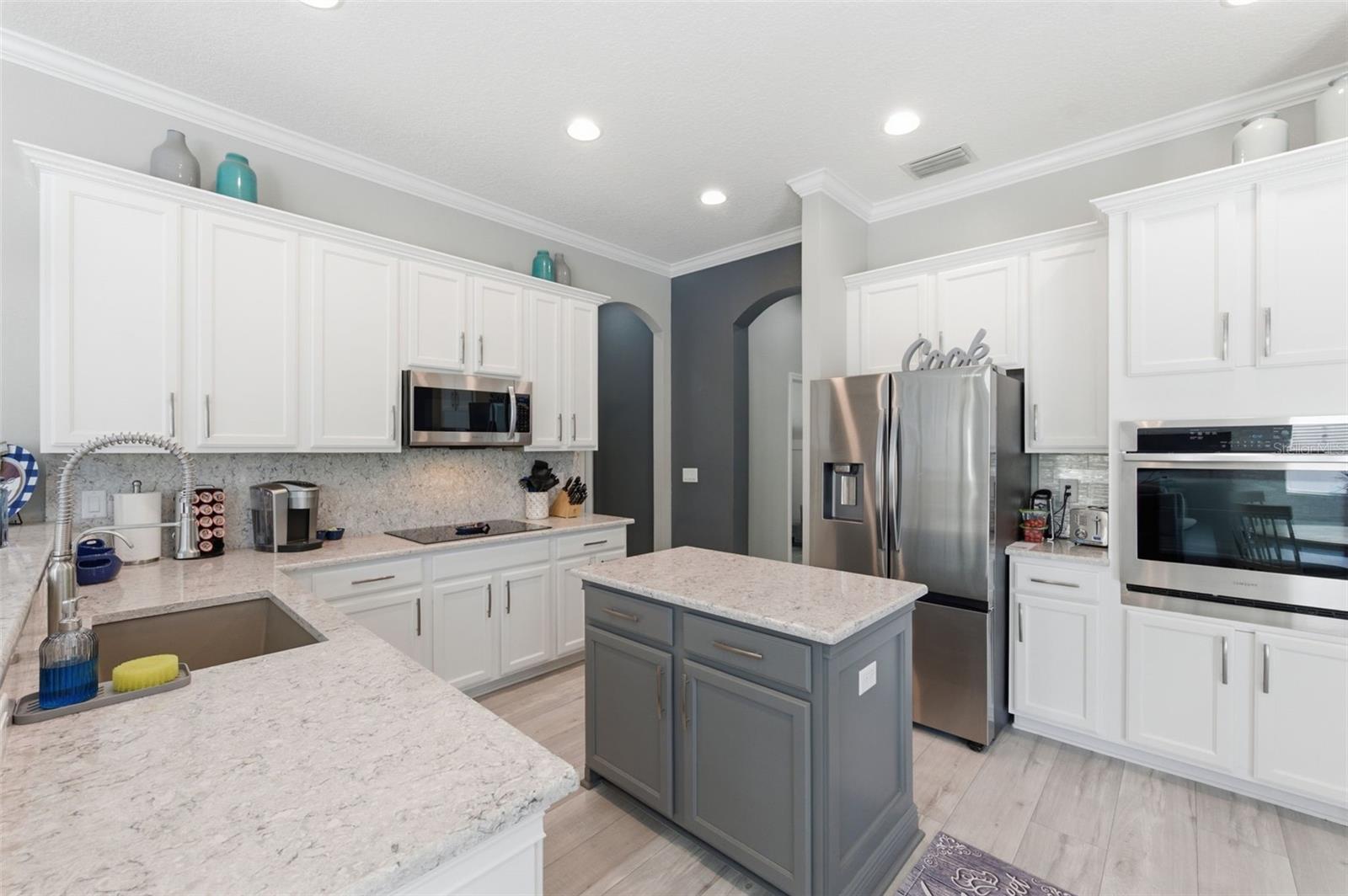 11508 OYSTER BAY CIR, NEW PORT RICHEY, FL, 34654