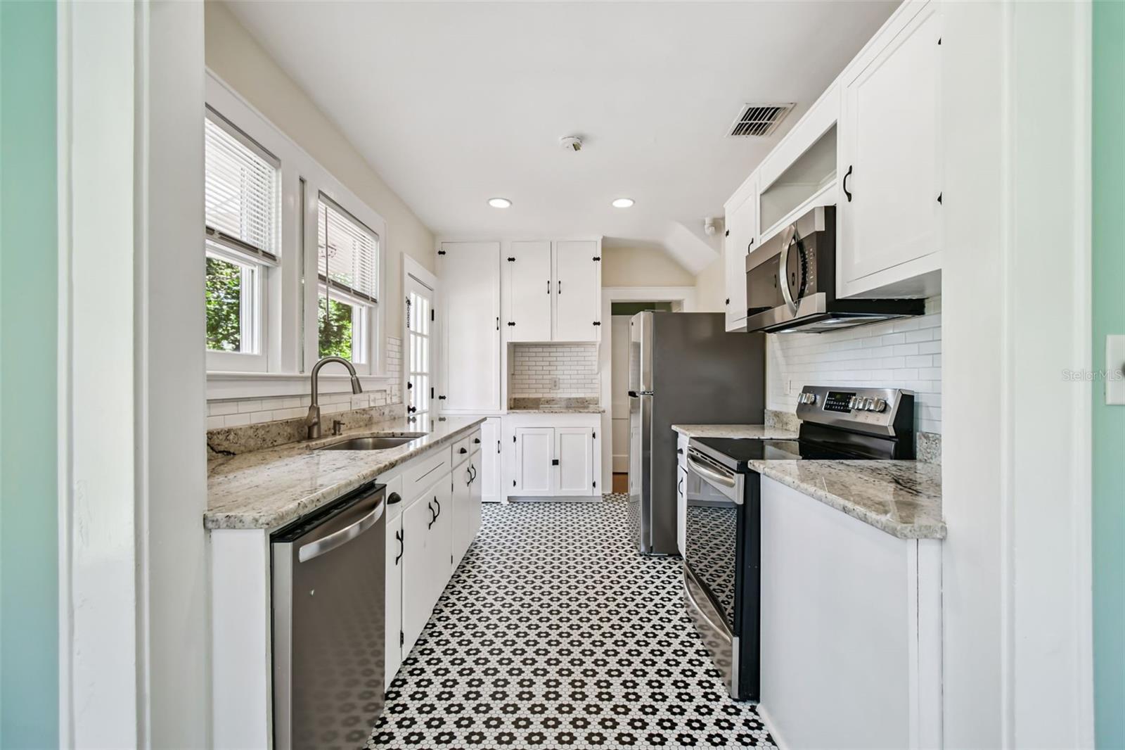 GROVE TERRACE, DUNEDIN, FL, 34698