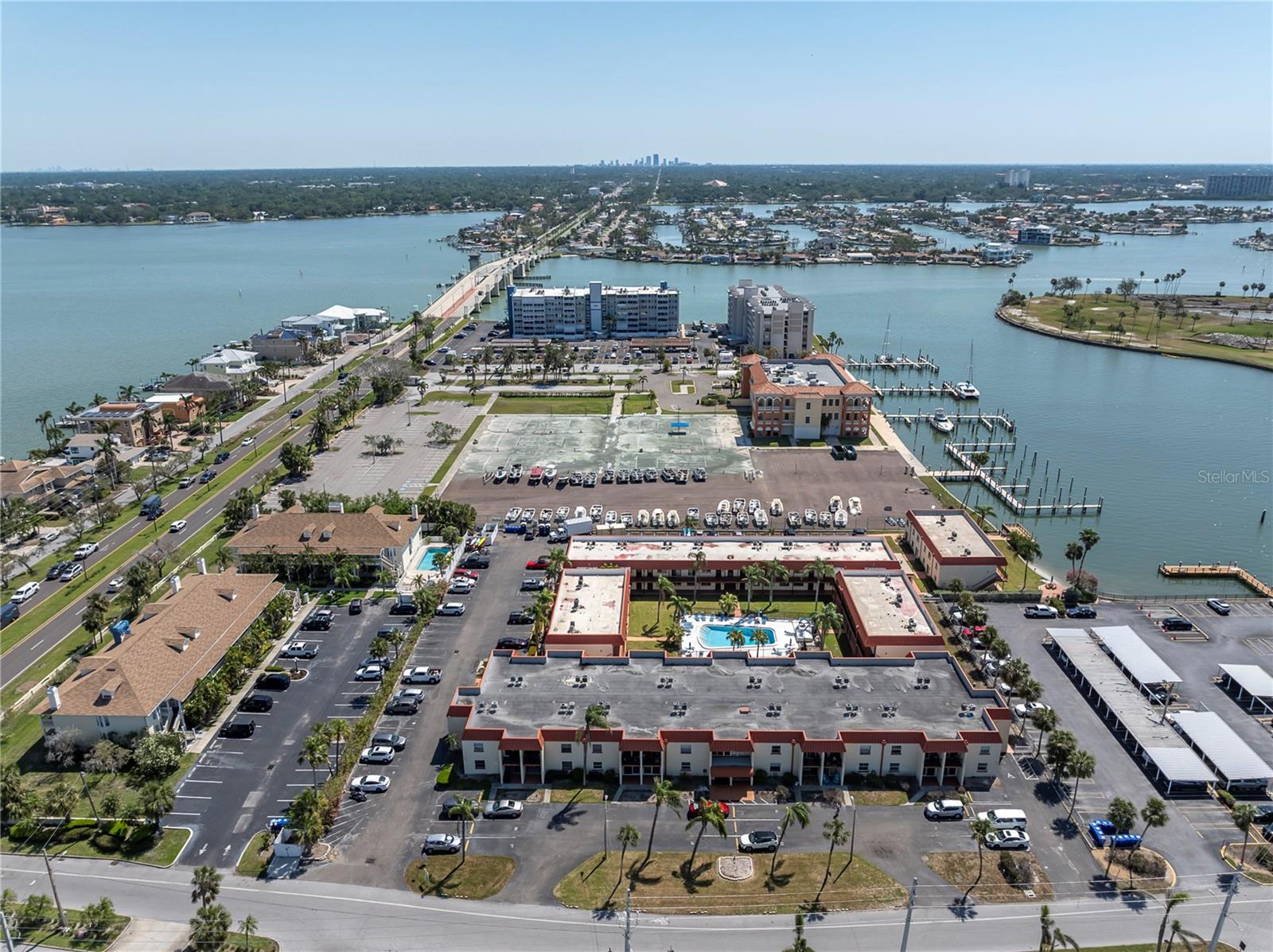 10365 PARADISE BLVD #4, TREASURE ISLAND, FL, 33706