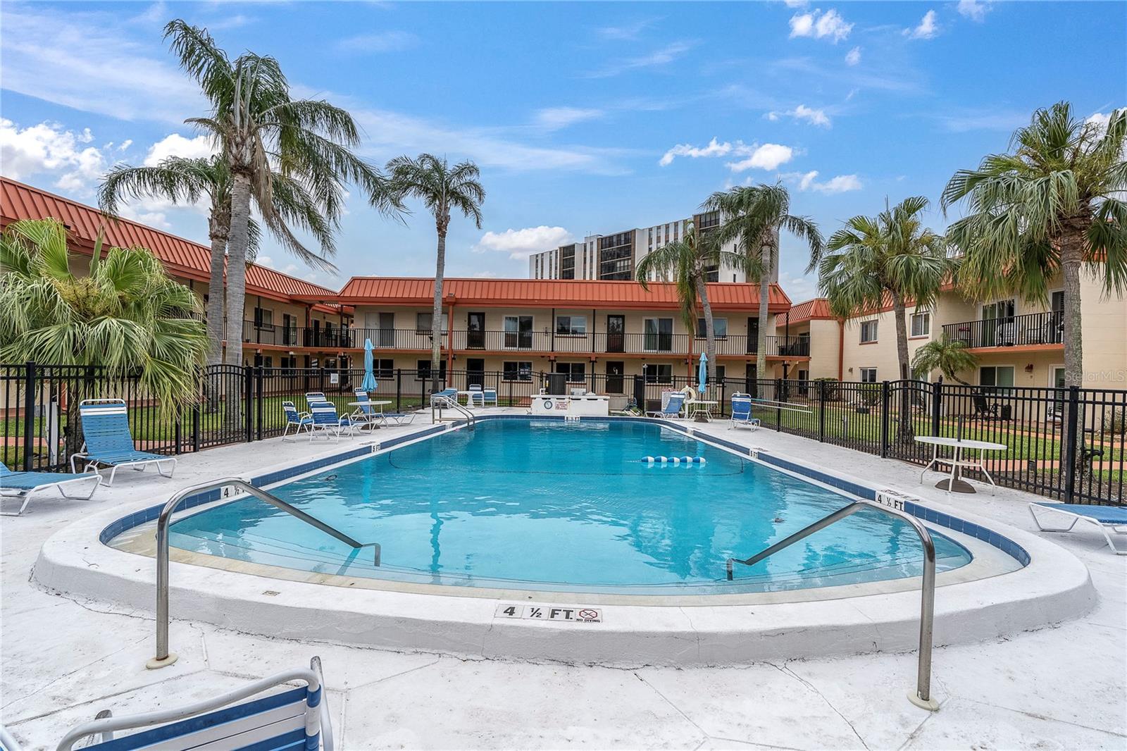 10365 PARADISE BLVD #4, TREASURE ISLAND, FL, 33706