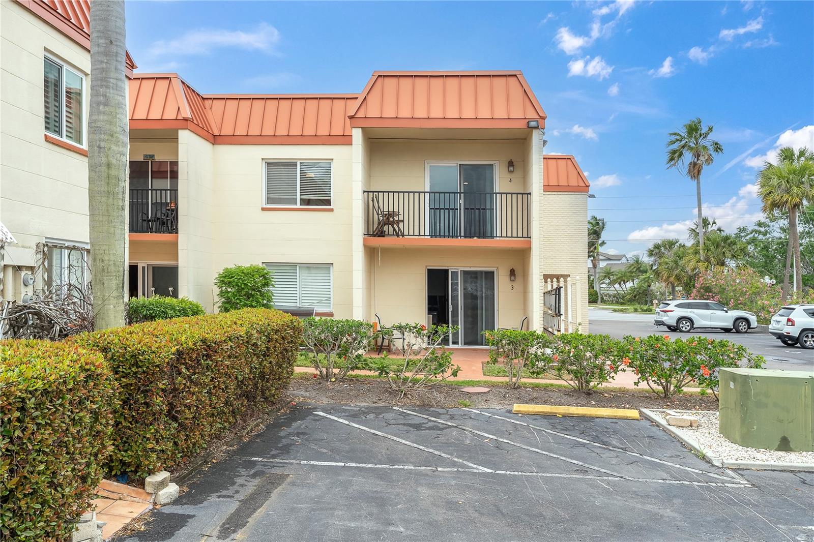 10365 PARADISE BLVD #4, TREASURE ISLAND, FL, 33706