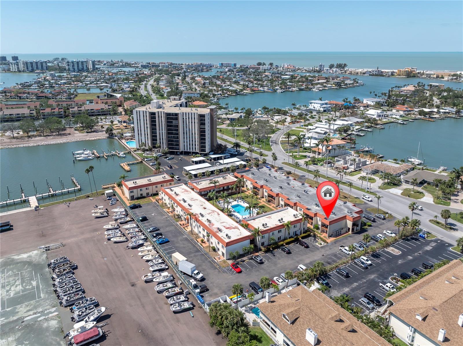 10365 PARADISE BLVD #4, TREASURE ISLAND, FL, 33706