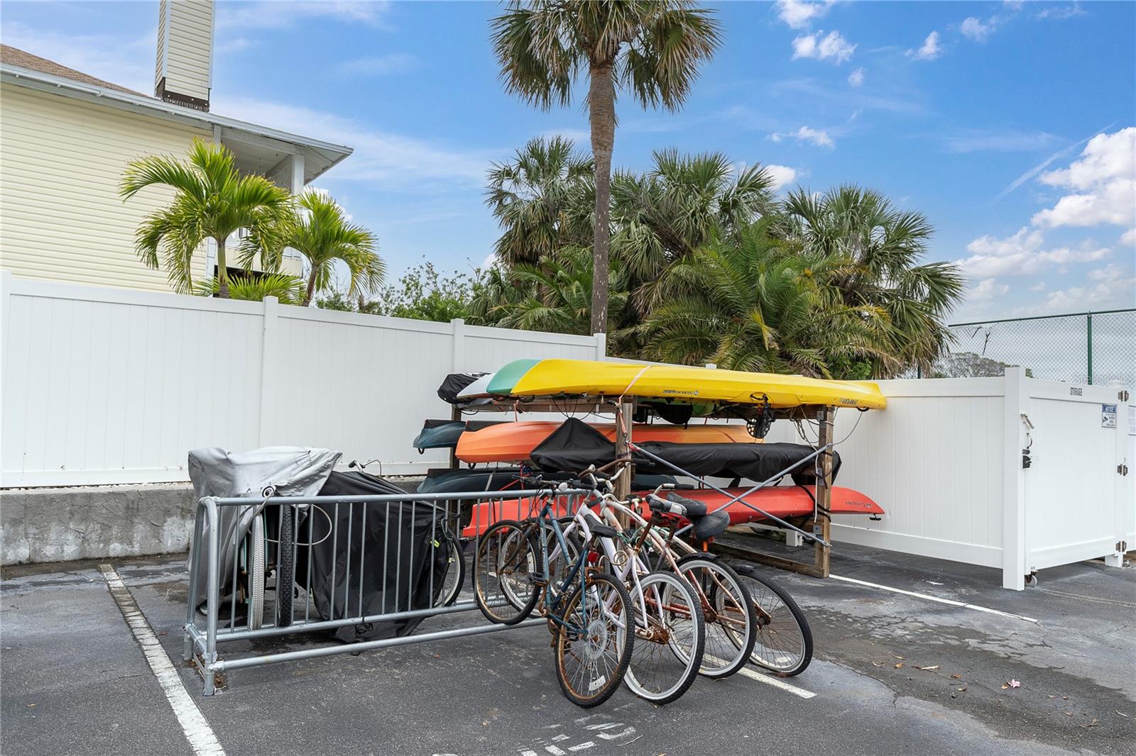 10365 PARADISE BLVD #4, TREASURE ISLAND, FL, 33706