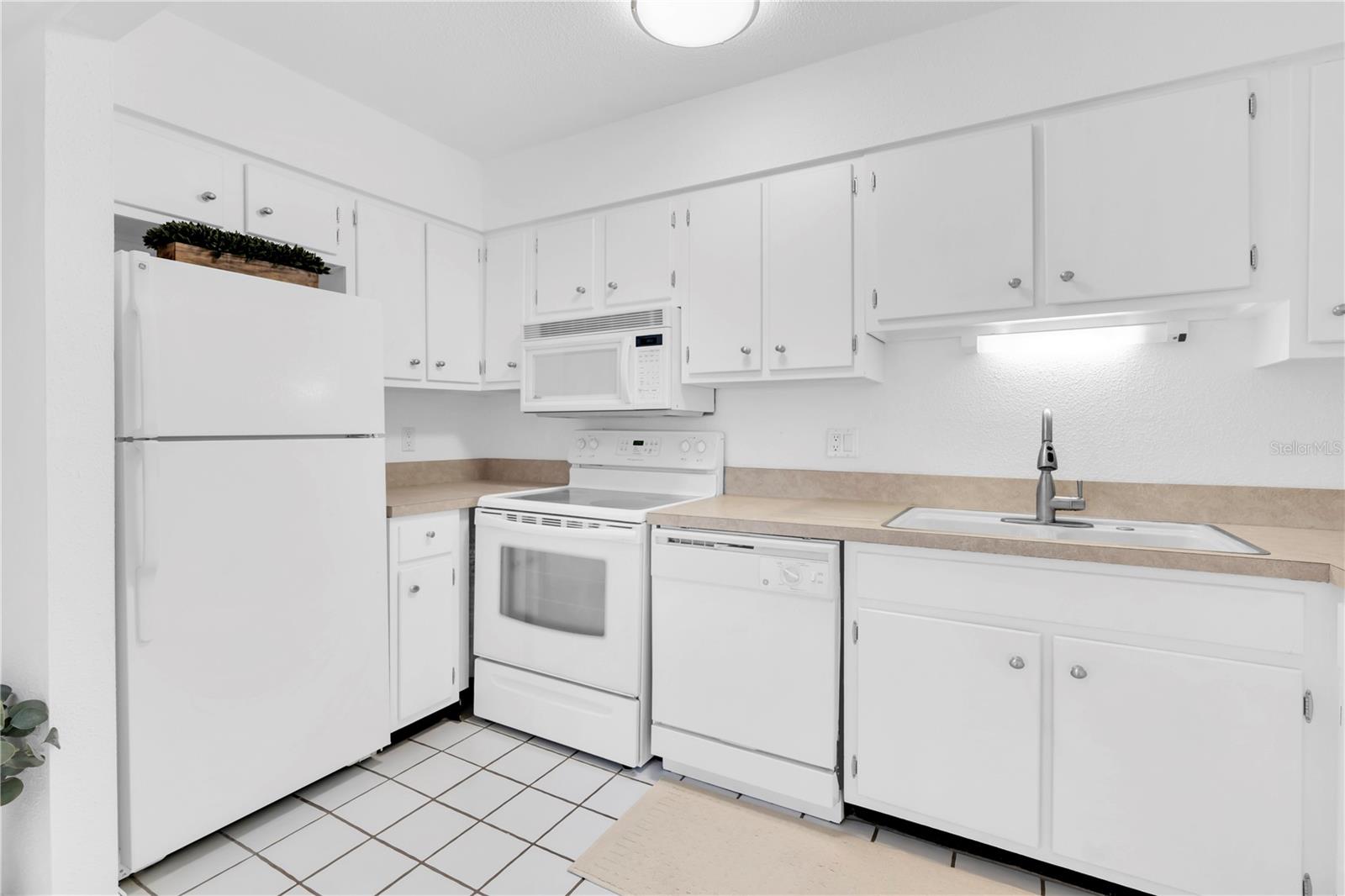 10365 PARADISE BLVD #4, TREASURE ISLAND, FL, 33706