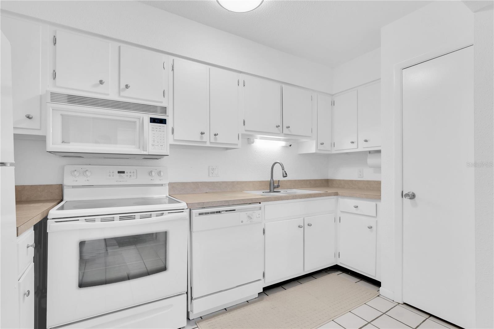 10365 PARADISE BLVD #4, TREASURE ISLAND, FL, 33706