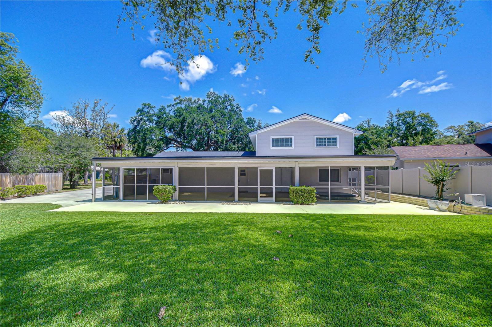 11912 RIVERHILLS DR, TAMPA, FL, 33617