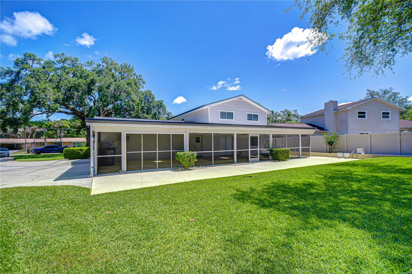 11912 RIVERHILLS DR, TAMPA, FL, 33617