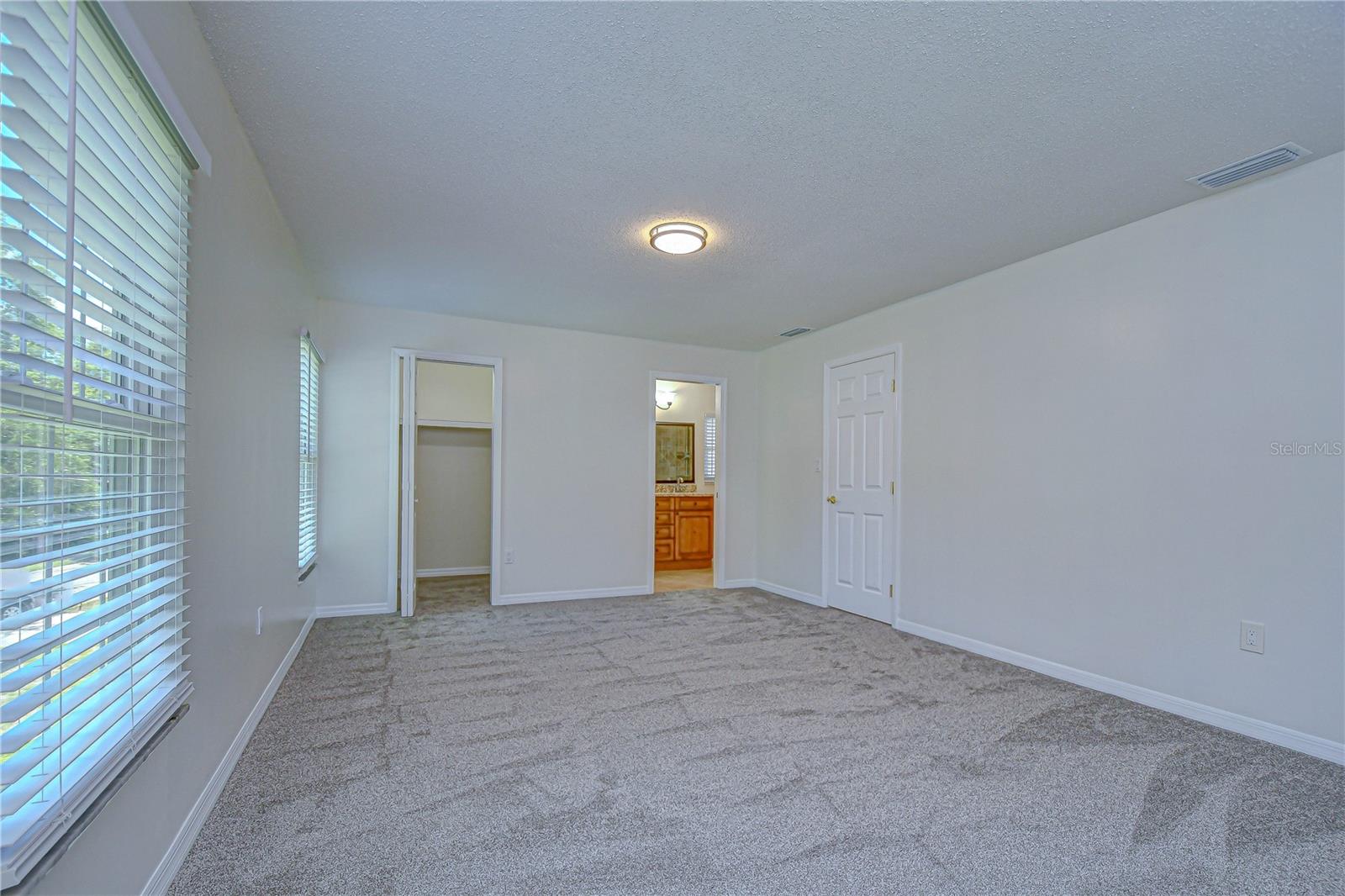 11912 RIVERHILLS DR, TAMPA, FL, 33617