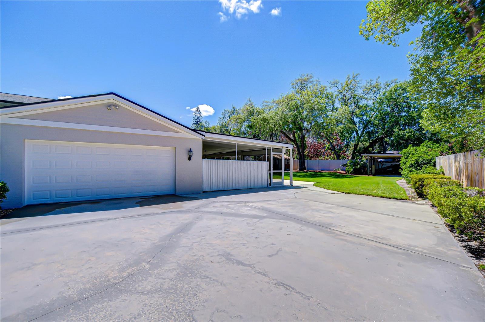 11912 RIVERHILLS DR, TAMPA, FL, 33617