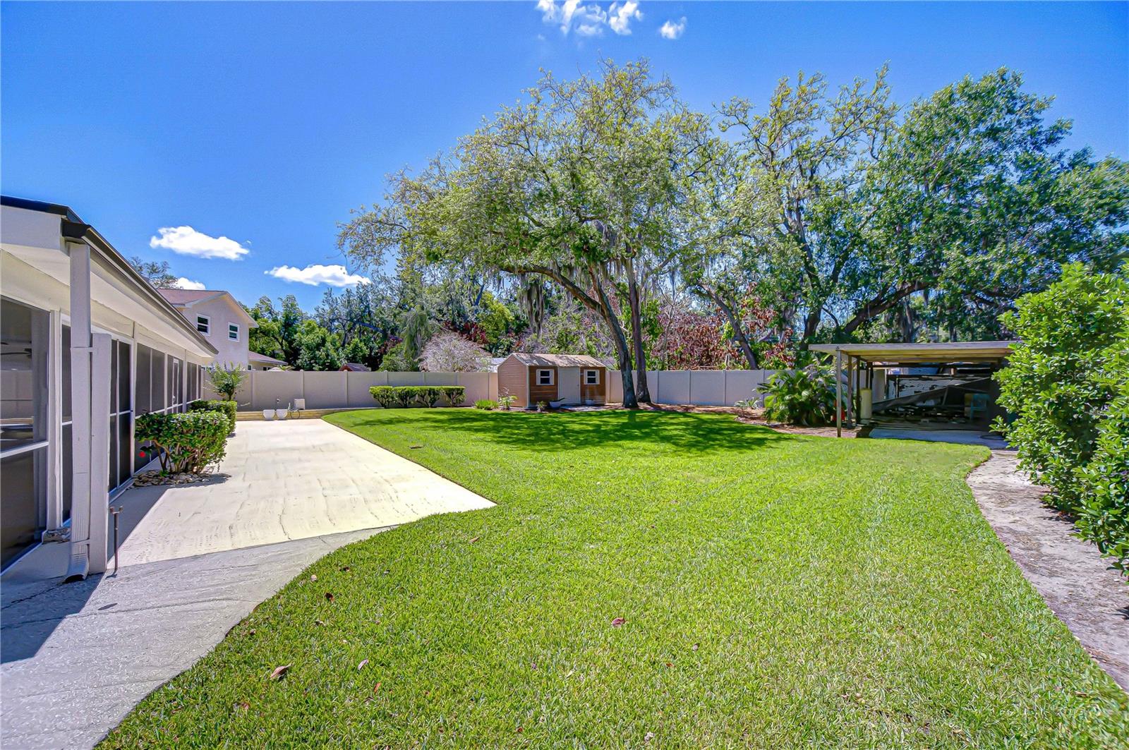 11912 RIVERHILLS DR, TAMPA, FL, 33617