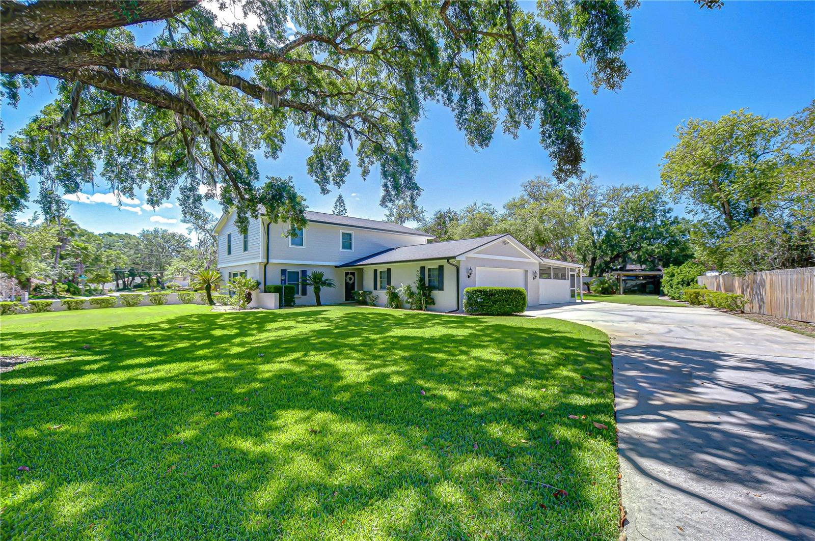 11912 RIVERHILLS DR, TAMPA, FL, 33617