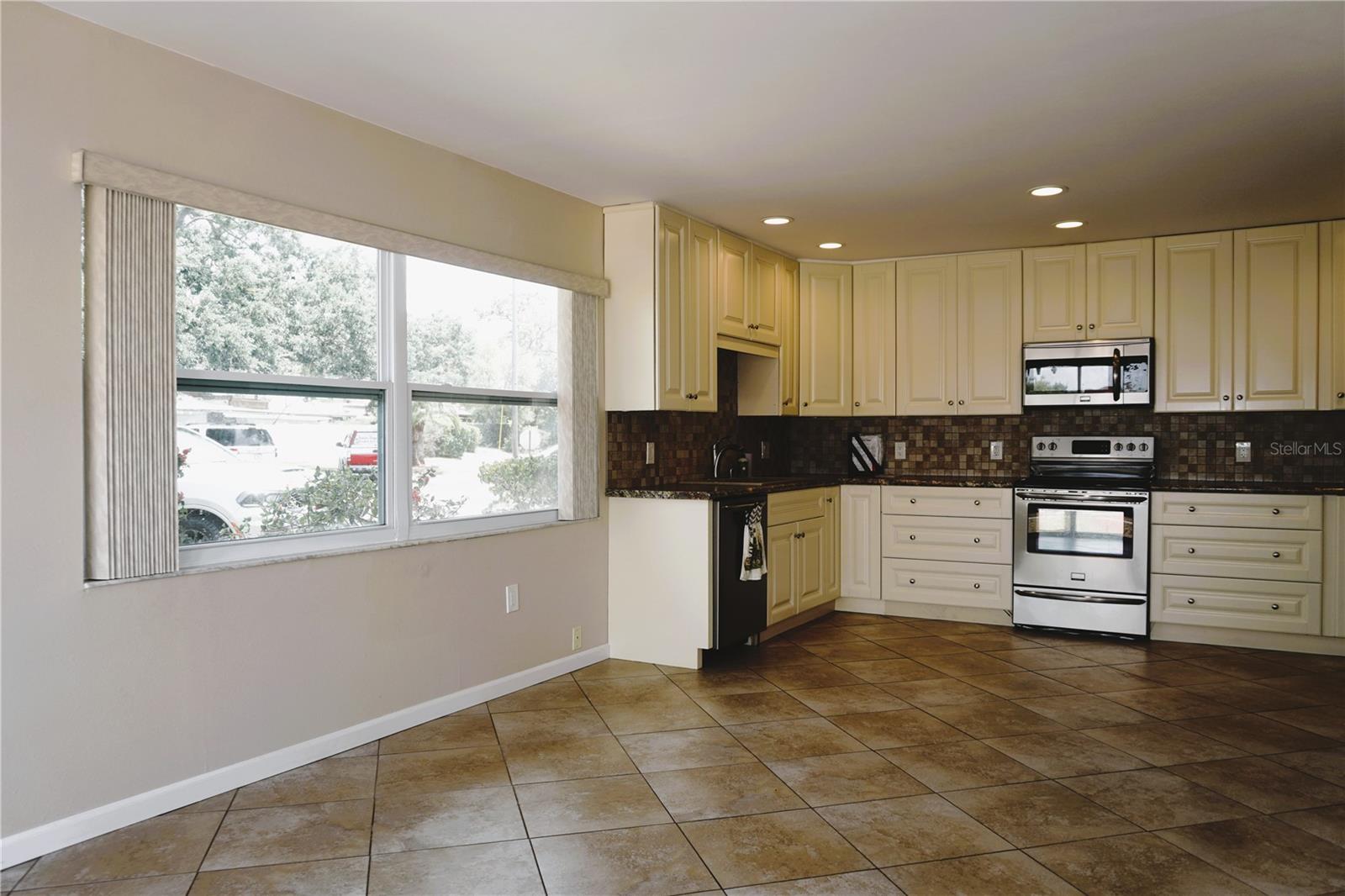 4330 TAHITIAN GARDENS CIR #E, HOLIDAY, FL, 34691