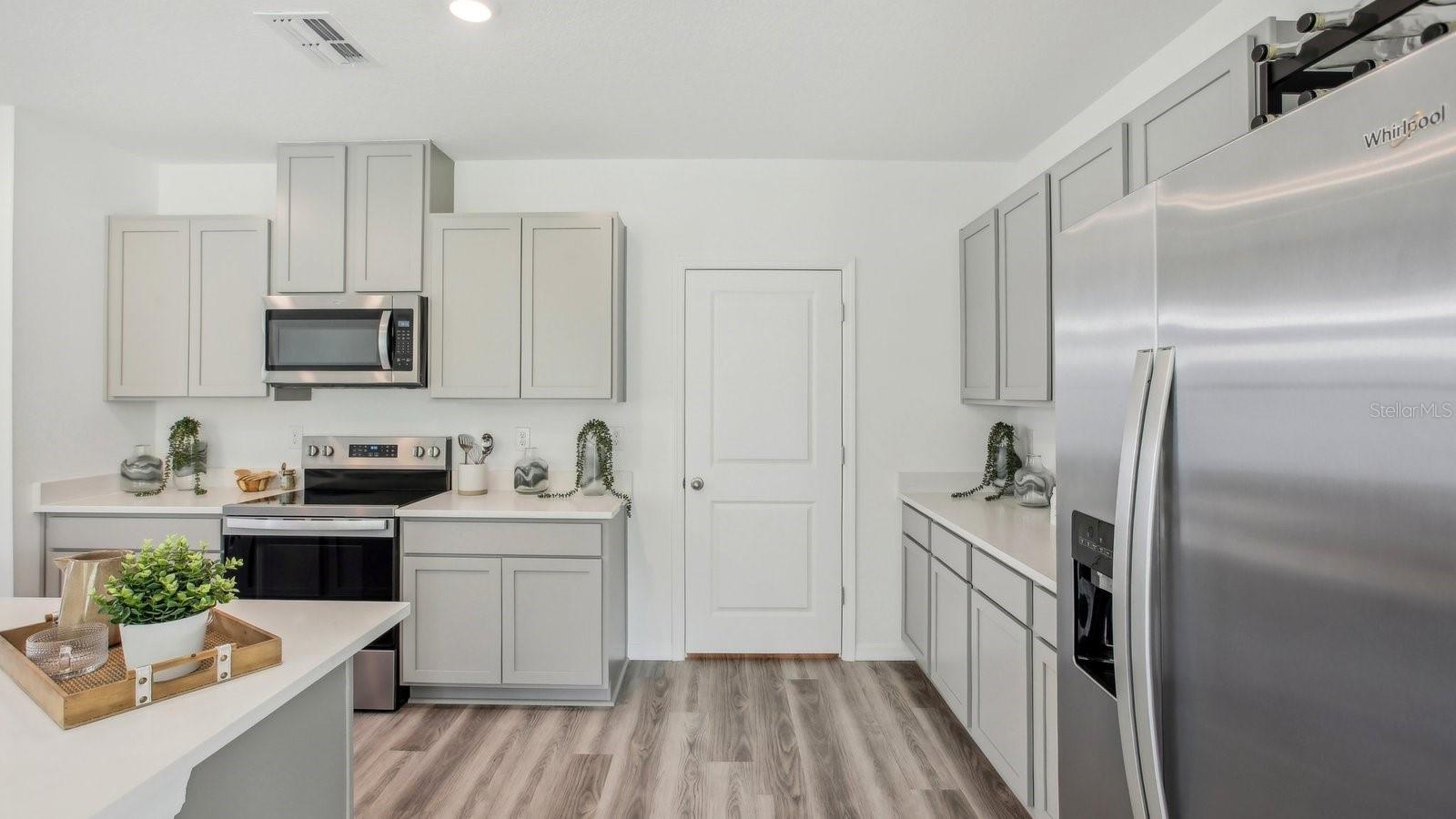 2471 BENDER DR, ZEPHYRHILLS, FL, 33541