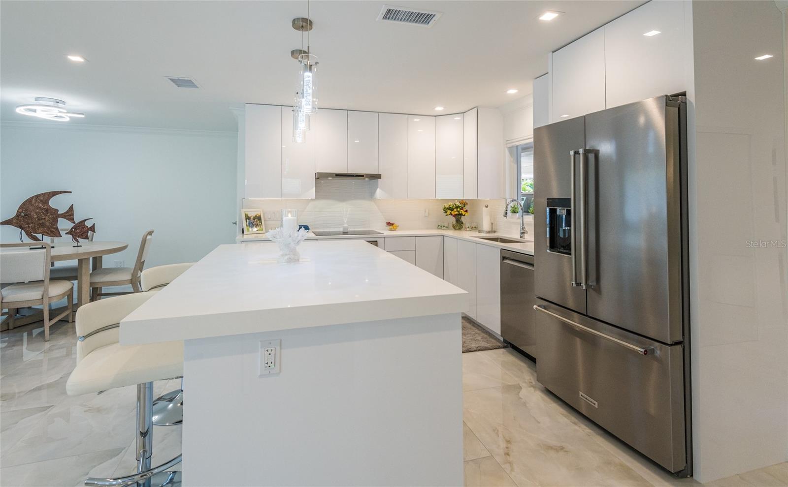 1900 BENJAMIN FRANKLIN DR #V11, SARASOTA, FL, 34236