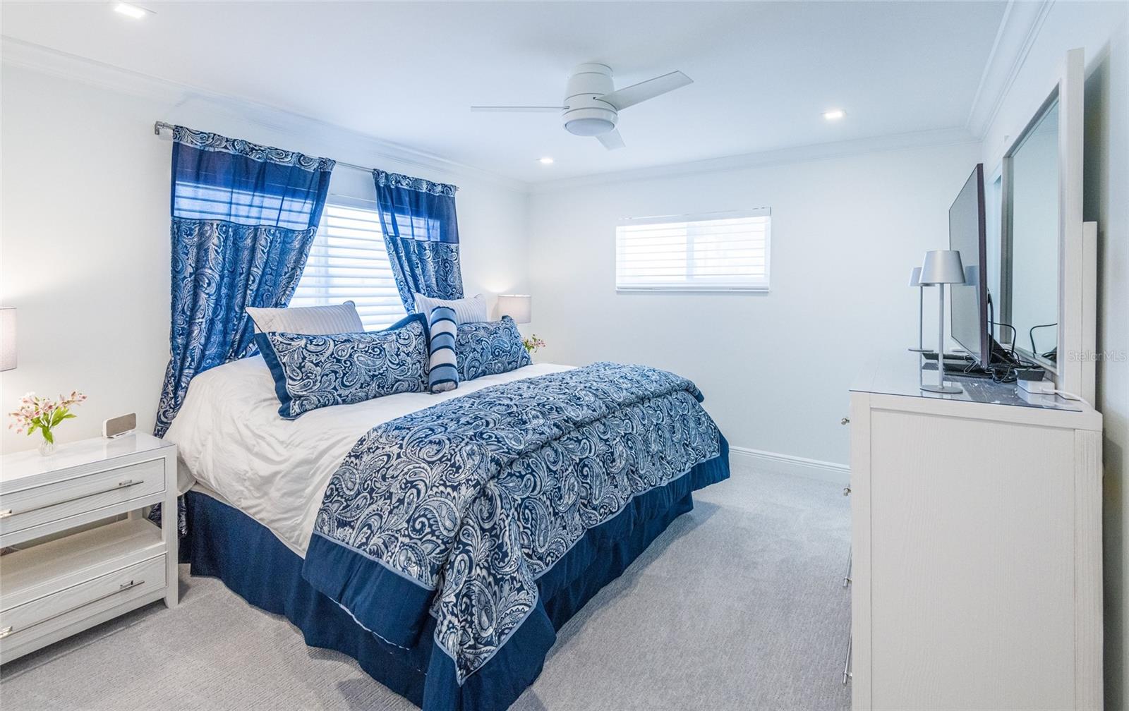 1900 BENJAMIN FRANKLIN DR #V11, SARASOTA, FL, 34236
