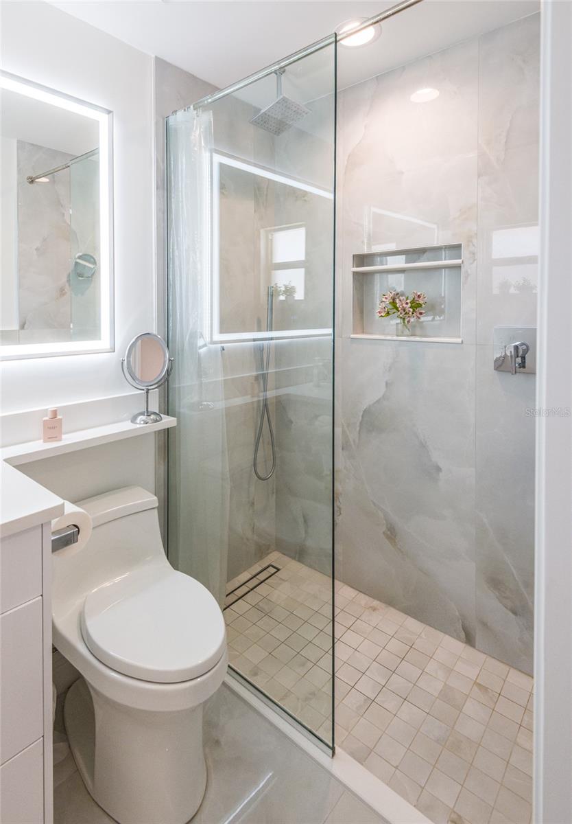 1900 BENJAMIN FRANKLIN DR #V11, SARASOTA, FL, 34236