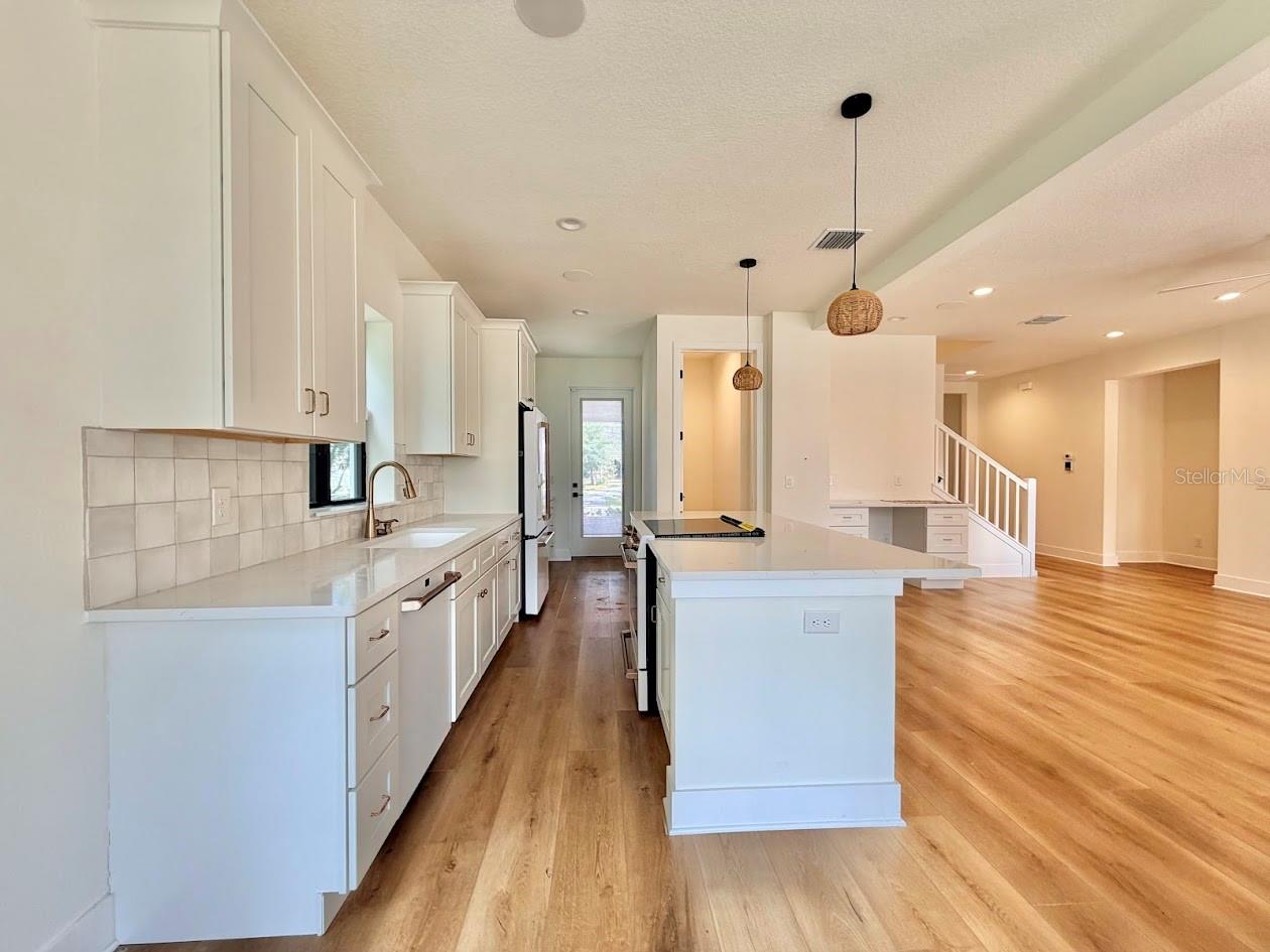 709 GARDEN WEST TER, WINTER GARDEN, FL, 34787