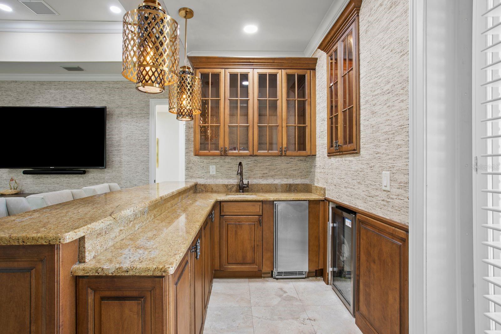 611 1ST AVE S, TIERRA VERDE, FL, 33715