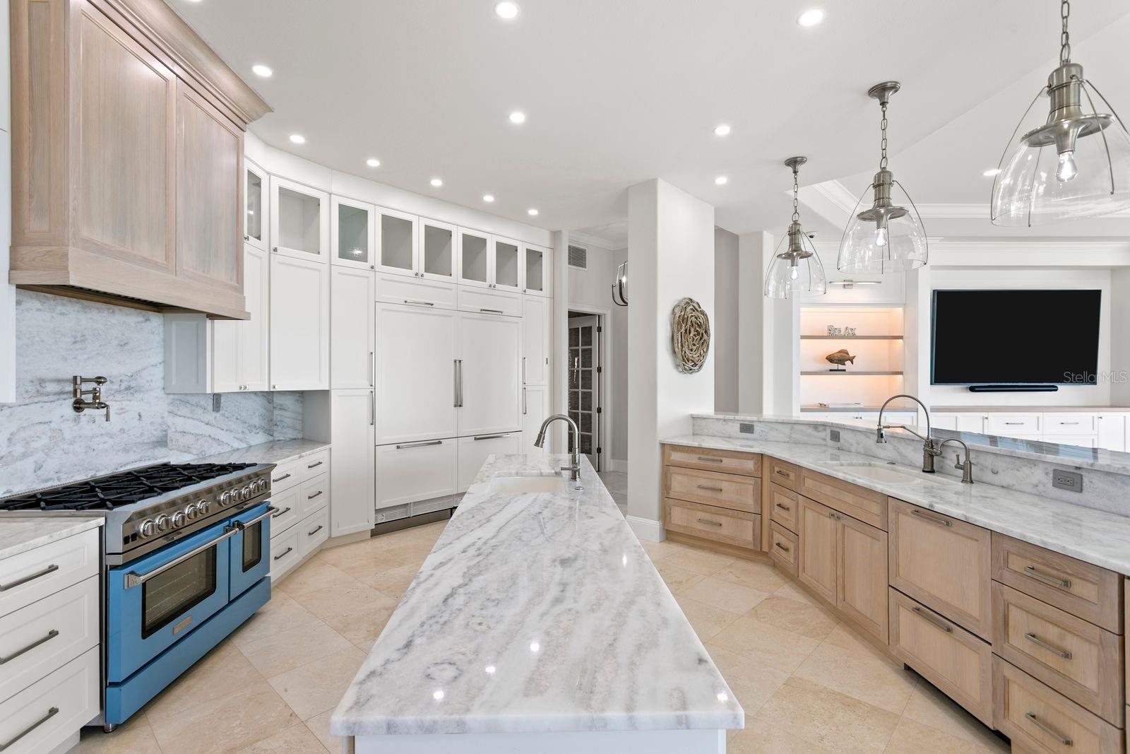 611 1ST AVE S, TIERRA VERDE, FL, 33715