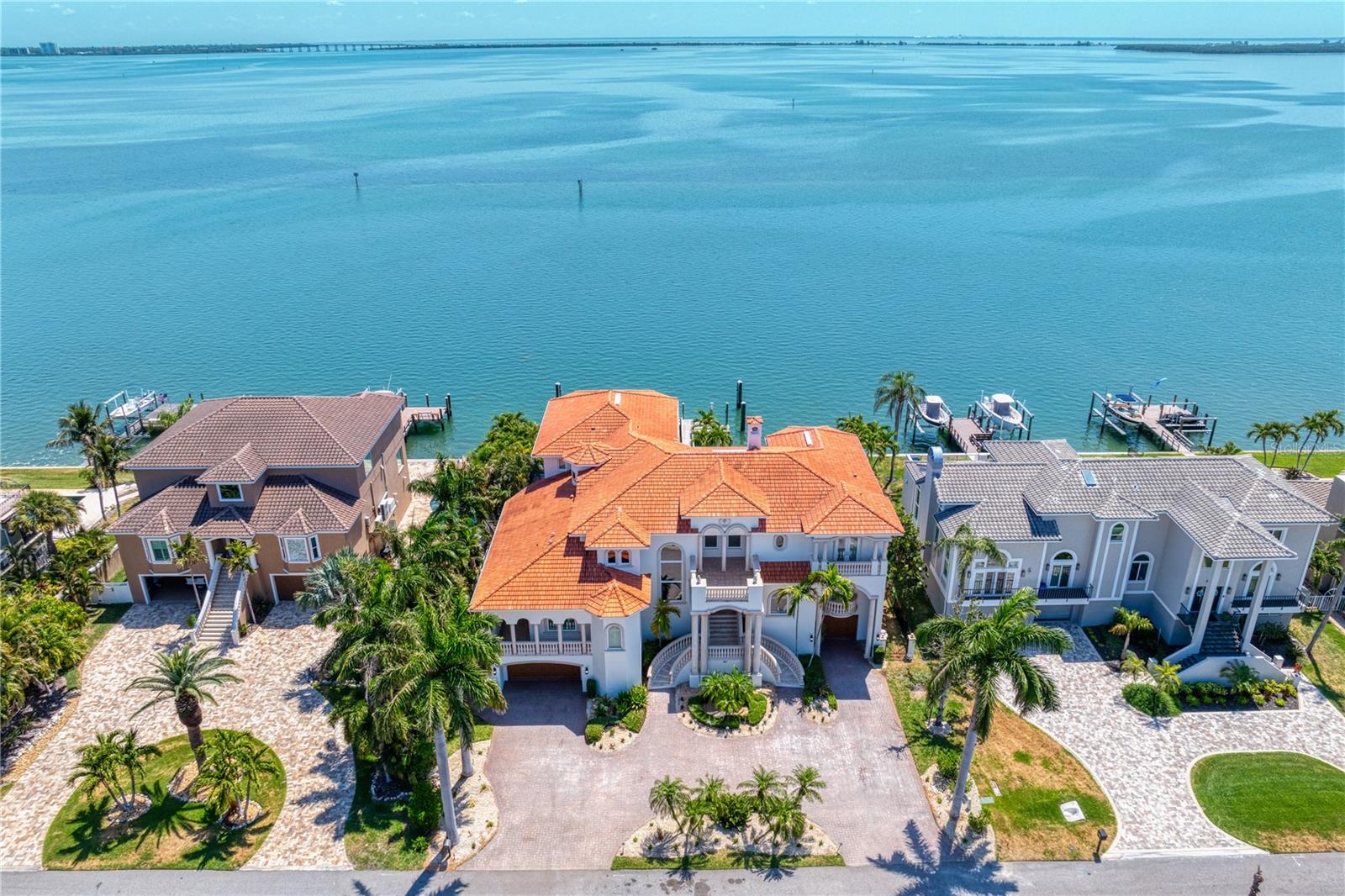 611 1ST AVE S, TIERRA VERDE, FL, 33715