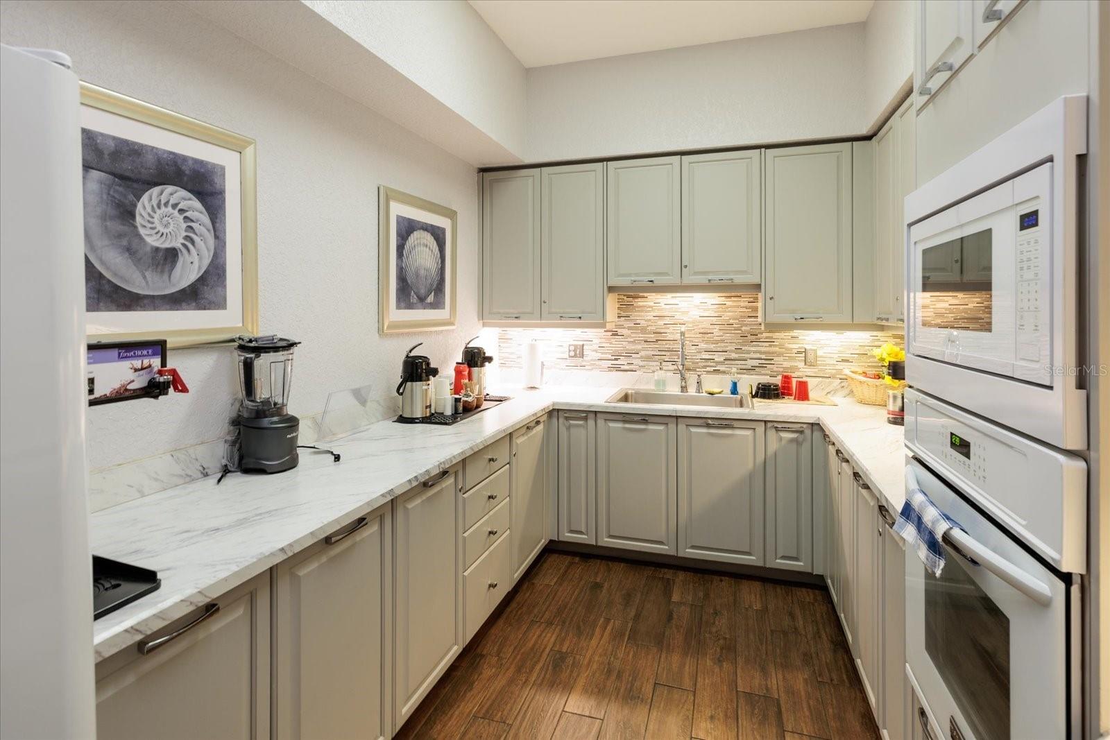 4801 OSPREY DR S #207, ST PETERSBURG, FL, 33711