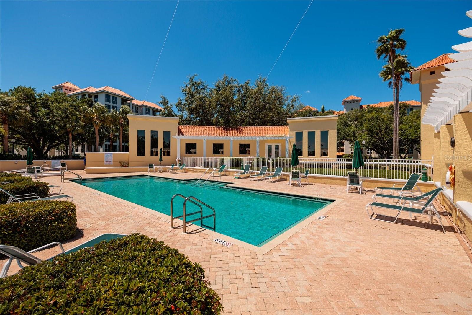 4801 OSPREY DR S #207, ST PETERSBURG, FL, 33711
