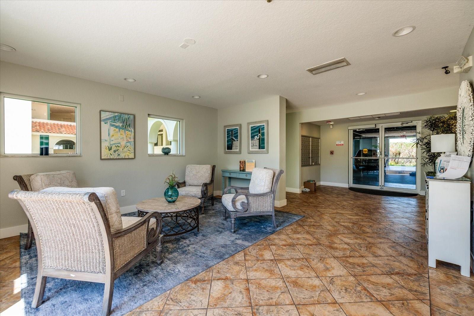 4801 OSPREY DR S #207, ST PETERSBURG, FL, 33711