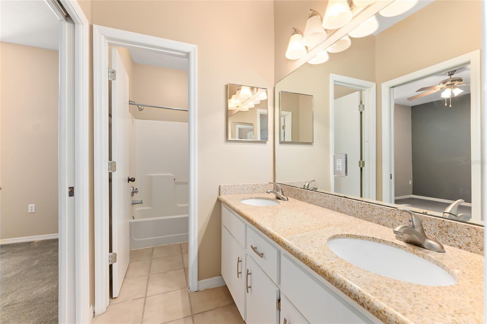 4700 SW ARCHER RD #13, GAINESVILLE, FL, 32608