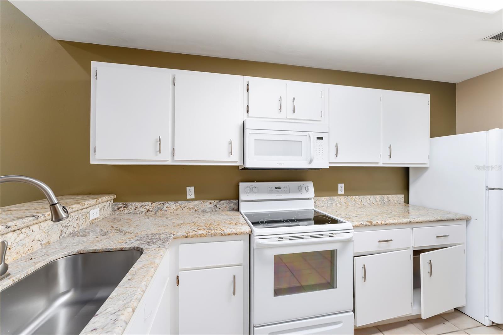 4700 SW ARCHER RD #13, GAINESVILLE, FL, 32608