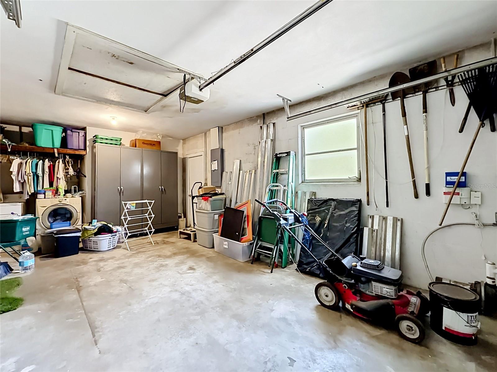 211 NW MONROE CIR N, ST PETERSBURG, FL, 33702