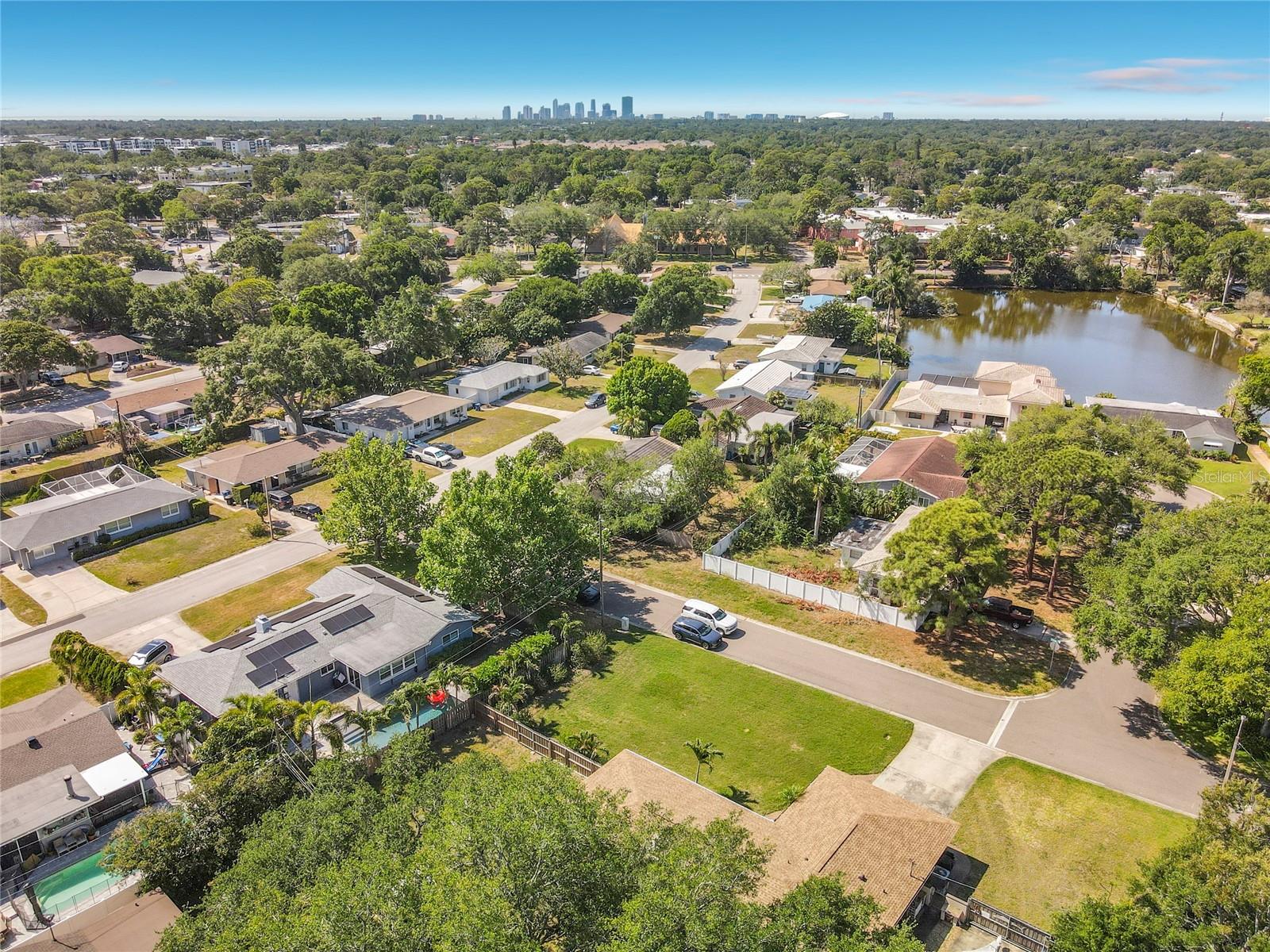211 NW MONROE CIR N, ST PETERSBURG, FL, 33702