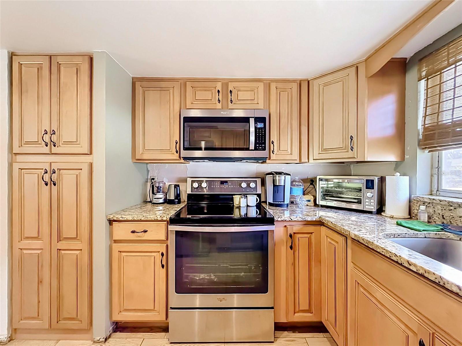 211 NW MONROE CIR N, ST PETERSBURG, FL, 33702