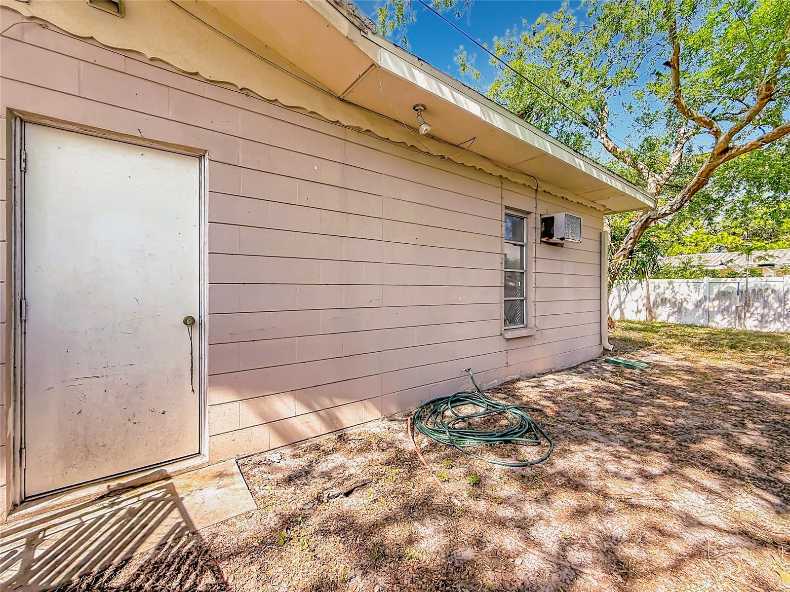 211 NW MONROE CIR N, ST PETERSBURG, FL, 33702