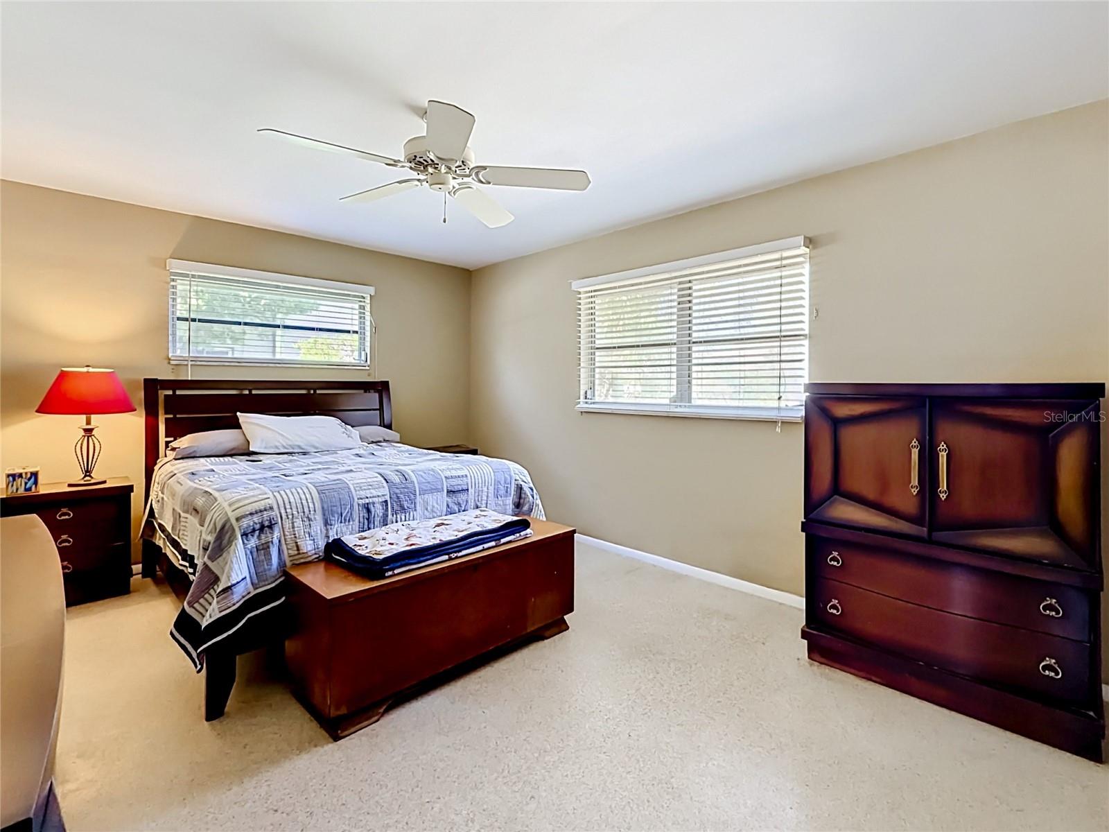 211 NW MONROE CIR N, ST PETERSBURG, FL, 33702