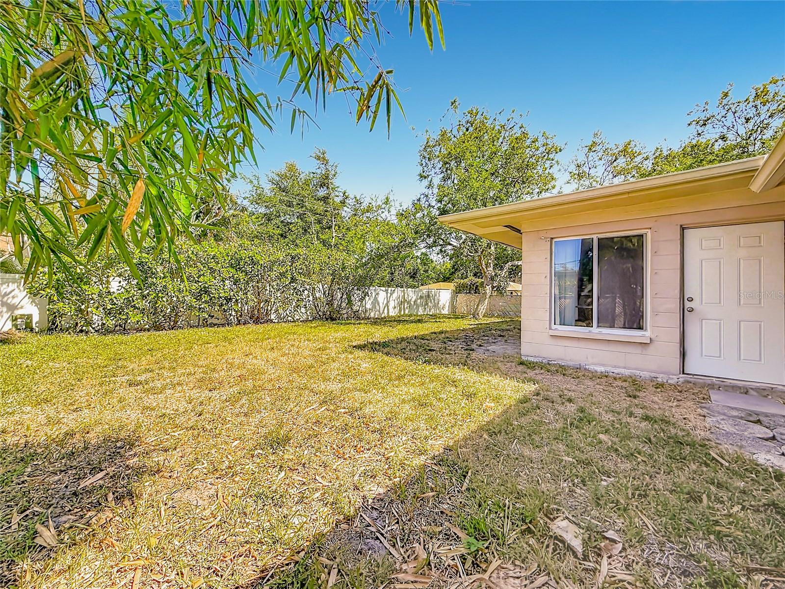 211 NW MONROE CIR N, ST PETERSBURG, FL, 33702