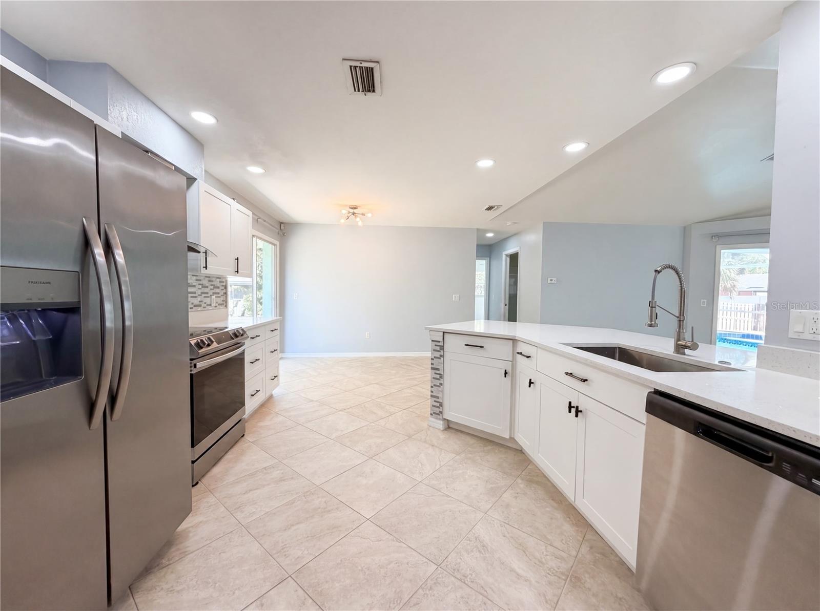 212 WASHINGTON AVE, OSPREY, FL, 34229