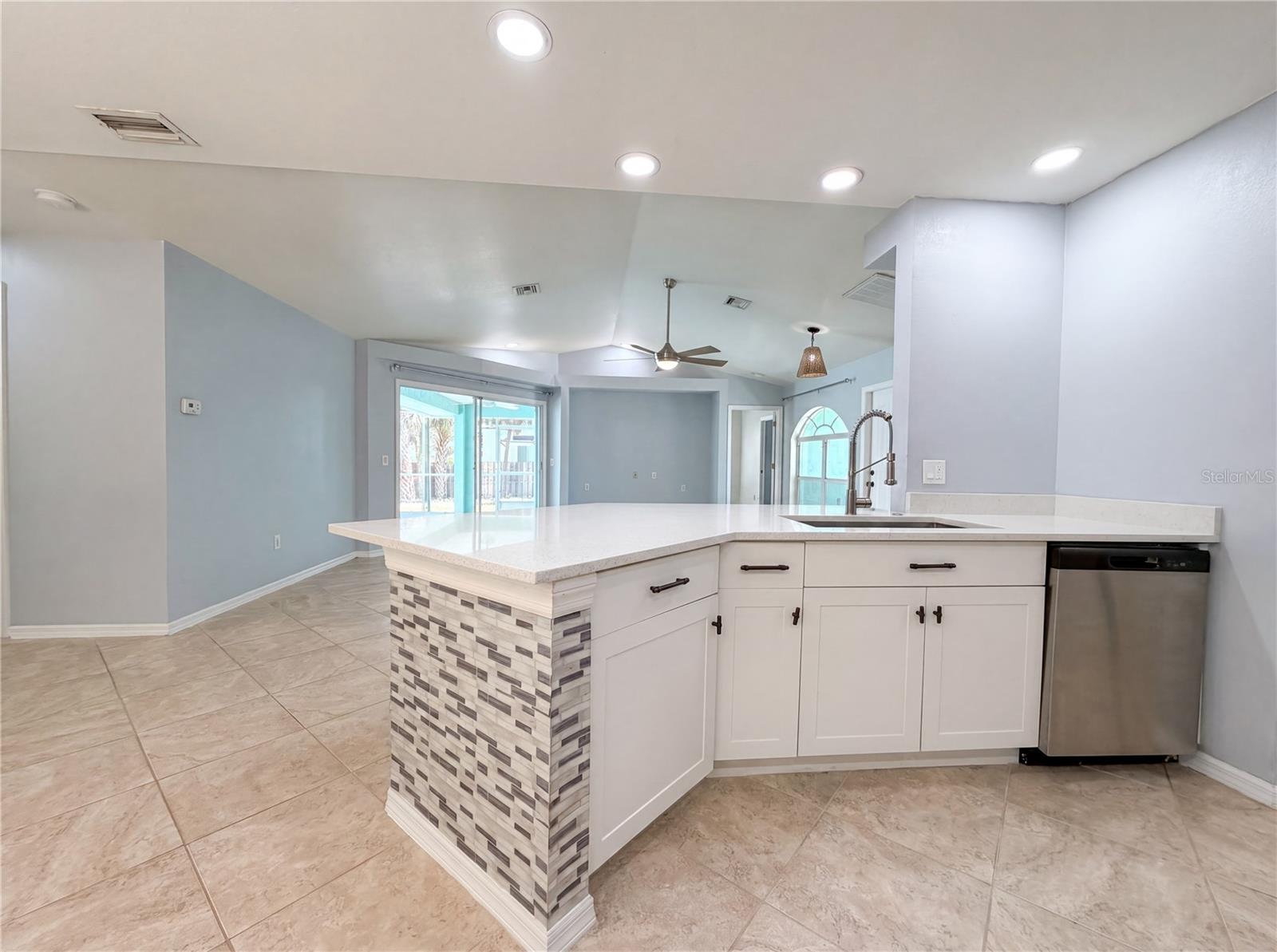 212 WASHINGTON AVE, OSPREY, FL, 34229