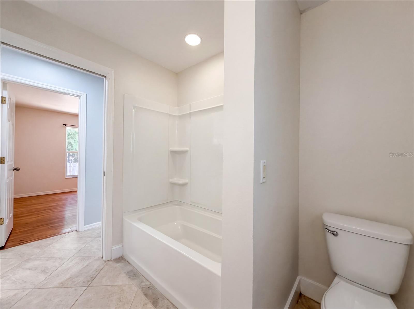 212 WASHINGTON AVE, OSPREY, FL, 34229