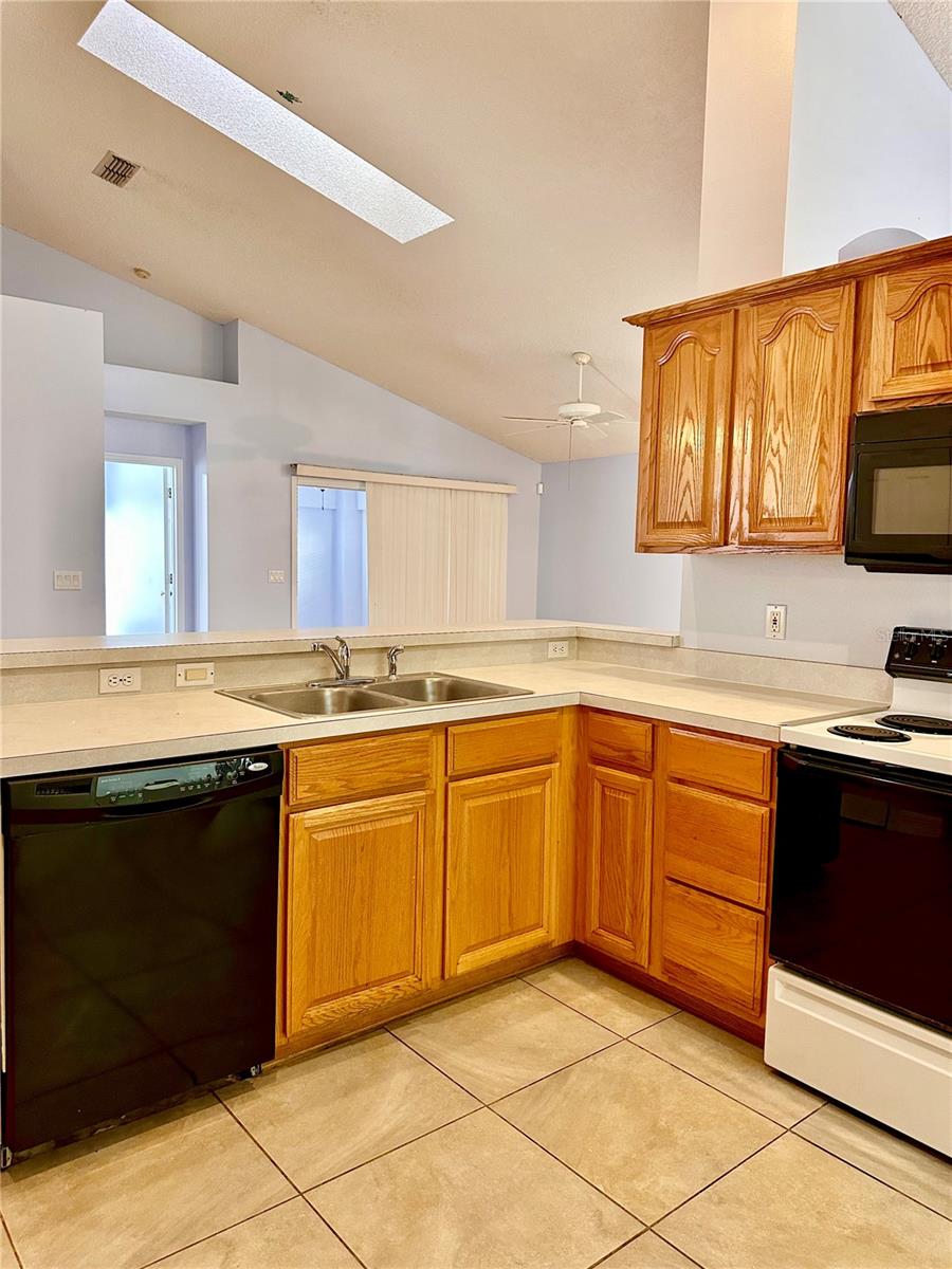 8214 WOODSWORTH DR, ORLANDO, FL, 32817