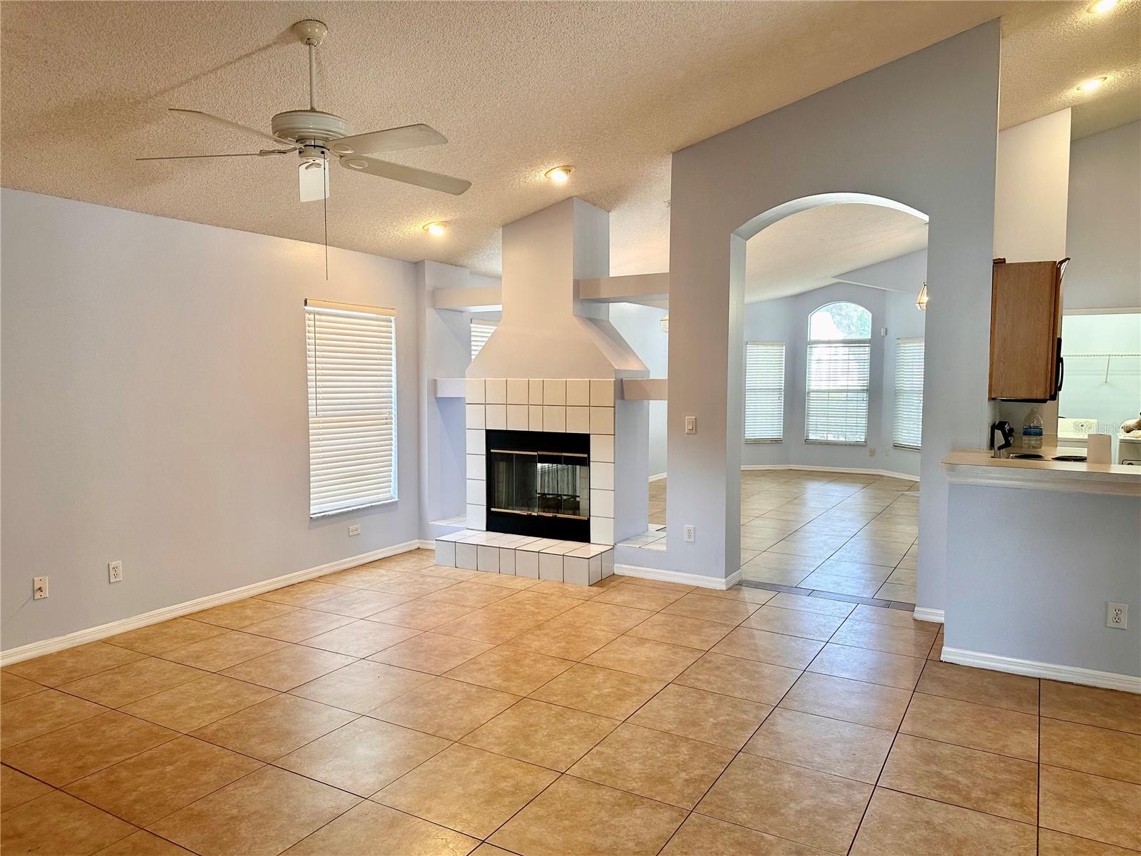 8214 WOODSWORTH DR, ORLANDO, FL, 32817