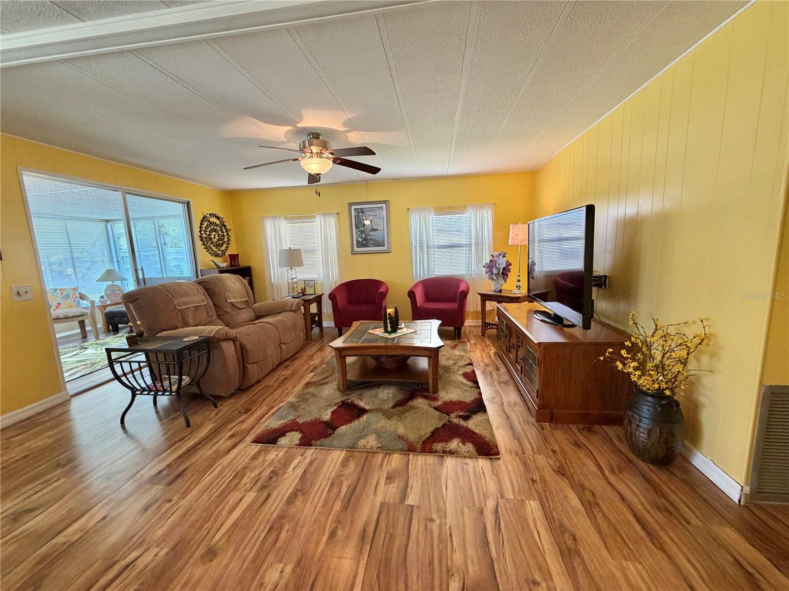126 CHESTNUT ST, LEESBURG, FL, 34748