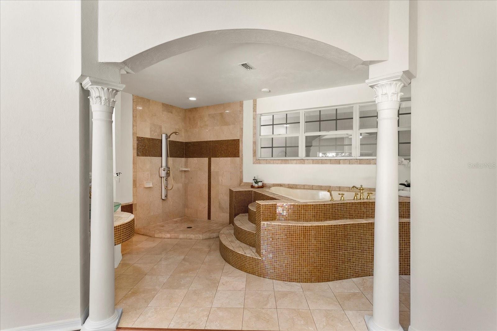 105 JOHN ANDERSON DR, ORMOND BEACH, FL, 32176