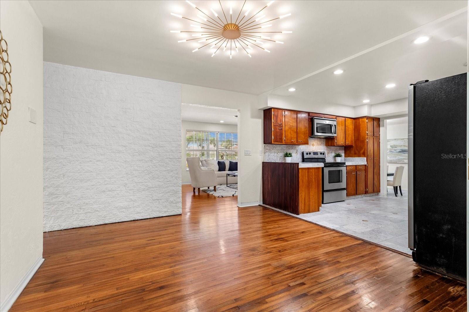 105 JOHN ANDERSON DR, ORMOND BEACH, FL, 32176