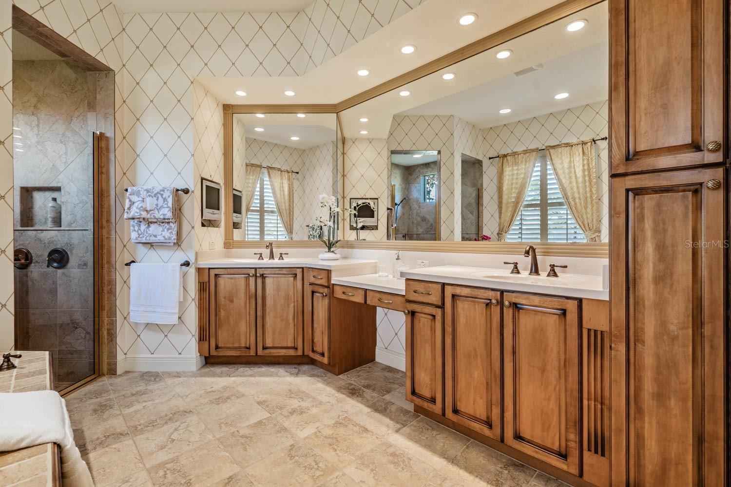 13327 CARNOUSTIE CIR, DADE CITY, FL, 33525